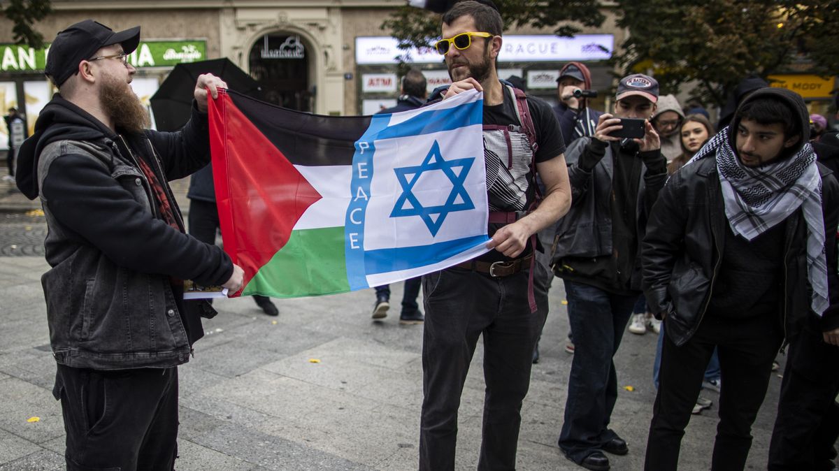 Na spor Izraele s Palestinou koukáme příliš černobíle, říká politolog